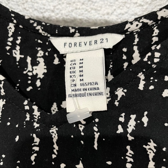 Forever 21 Black Patterned Hi-Low Top - Picture 3 of 7